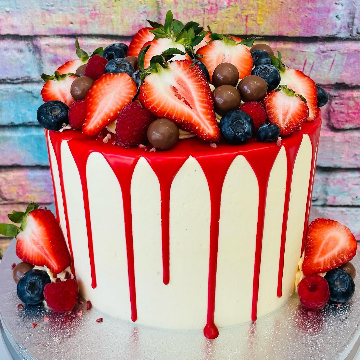 Red 2024 drip cake